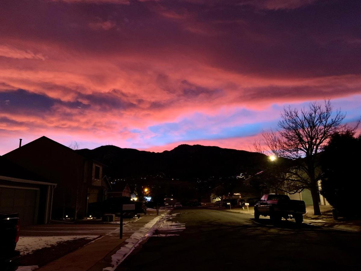 A Colorado Room With A View - King Colorado Springs Exterior photo